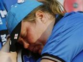 Estonský fanoušek spí během utkání kvalifikace