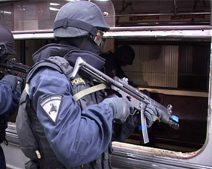 Nácvik zásahu policie v metru (30.4.2008)