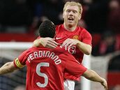 Paul Scholes a Rio Ferdinad z Manchesteru