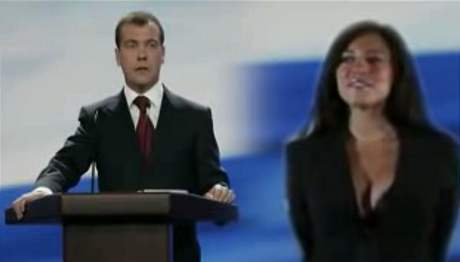 Po internetu koluje klip oslavující nového ruského prezidenta Dmitrije Medvedva