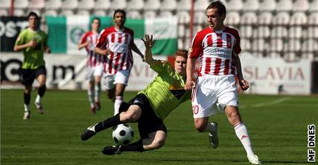 ikovtí fotbalisté dohrávají ligu v klidu - sestoupit u nemou.