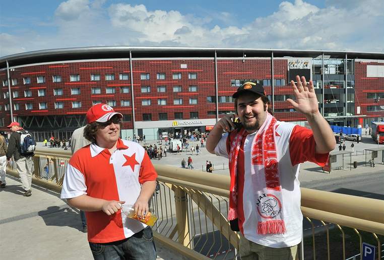 Fanouci Slavie ped novým stadionem