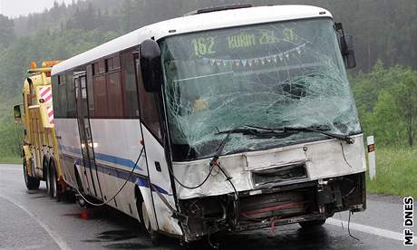 U erné Hory se srazil autobus s osobním autem