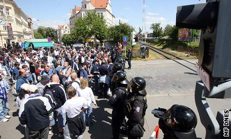 Fanouky sledovala i v Olomouci policie. Ilustraní foto