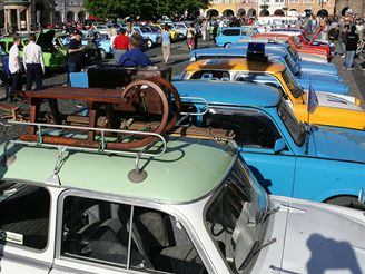 Sraz trabant v eskm rji