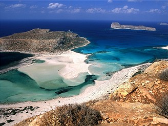 ecko, Krta. Ztoka Balos, v pozad pevnost Gramvoussa