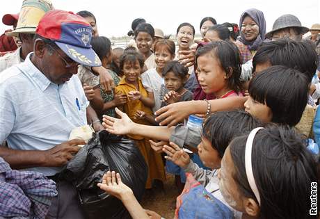 Barma po cyklonu Nargis, ekn na humanitrn pomoc (12. kvtna 2008)