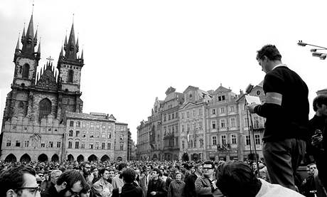 Staromstsk nmst, 3. kvtna 1968. Manifestace mldee na podporu demokratizace. 
