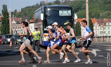 Bci pi praském mezinárodním maratonu na snímku z kvtna 2008.