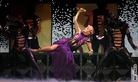 oubyznys v O2 aren. Kylie Minogue vystoupila v Praze 12. kvtna 2008.