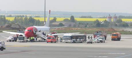 Norské letadlo se po startu vrátilo na Ruzyni, pístroje hlásily poár