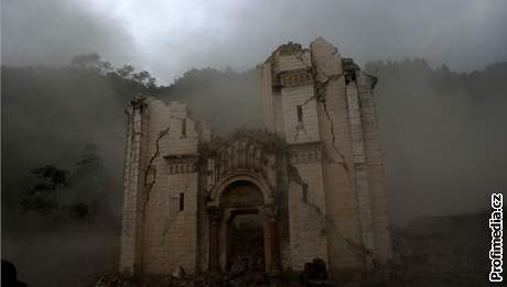 Z kostela zůstaly jen ruiny