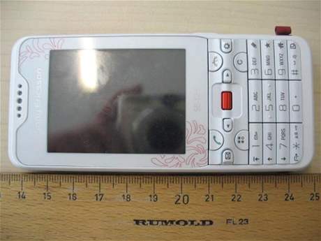 Sony Ericsson G702