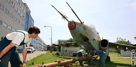 Technick muzeum muselo pesthovat letouny, kter ukazovalo nvtvnkm na pozemku soukrom firmy