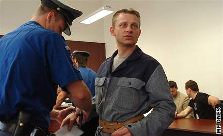 Pavel ejna u plzeského soudu (26.5.2008)