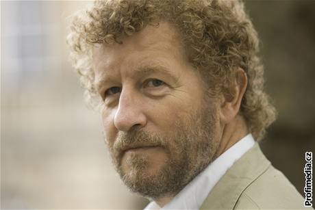 Spisovatel Sebastian Faulks