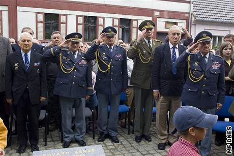 Odhalen pamtnku Edvarda Benee v Kolanech na Plzesku