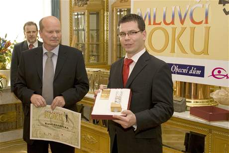 Karel Hanzelka převzal v roce 2008, kdy byl mluvčím ministerstva dopravy, ocenění mluvčí roku