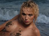 Sexy Hana Ma�líková p�i focení kalendá�e pro firmu FV Plast 