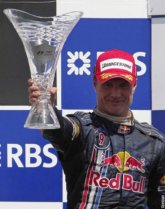 Coulthard v roce 2008, kdy jet závodil s monopostem Red Bull ve formuli 1.