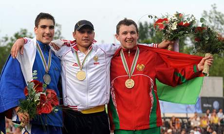 Trio nejlepích z individuálního závodu MS v moderním ptiboji: zleva stíbrný David Svoboda, zlatý Ilja Frolov, bronzový Jahor Lapo.