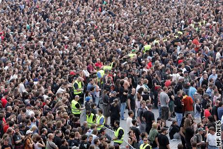 Koncert kapely Metallica - vyprodan stadion