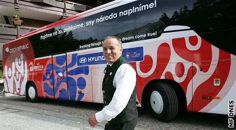 Autobus eských fotbalist na Euru