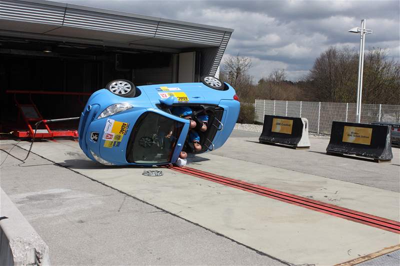 Crashtest Peugeotu 207 CC