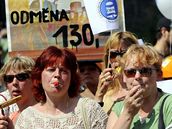 Na 4 500 tisíce demonstrant� se se�lo p�ed Ú�adem vlády. Po�adují vy��í platy (stávka u�itel� 9.6.2008).