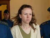 Matka t�ran�ho Ond�eje a Jakuba Kl�ra Mauerov� u soudu.