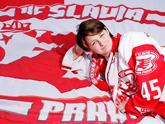Alena Kalinov - pedsedkyn fanklubu HC Slavia Praha 