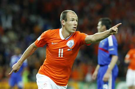 Arjen Robben se raduje z gólu proti Francii