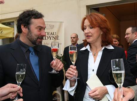 Radek John a Zlata Adamovsk�