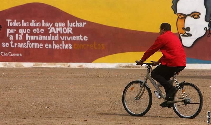 Venezuelský prezident Hugo Chávez sní o tom, e srazí Holywood na kolena.