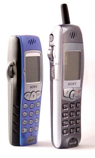 Сони с колесиком. Sony cmd j7. Sony Ericsson j7. Сотовый телефон Sony j5. Сони g7 телефон.