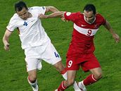 Tomá Galásek (vlevo) a Semih Sentuerk z Turecka.