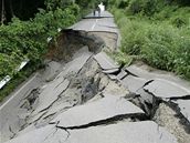 Japonsko zasáhlo silné zem�t�esení