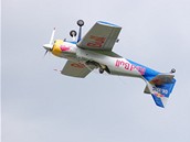 Skupina SkyBox -The Flying Bulls na letadlech Zlin 50