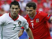 esko - Portugalsko: Sionko (v ervenm) a Ronaldo