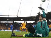 Itálie - Rumunsko: Buffon (v zeleném) a Mutu