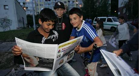 Národovci rozdávali Romm tiskoviny s lánky o koneném eení romské otázky