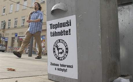Provokaní plakát na Moravském námstí v Brn.