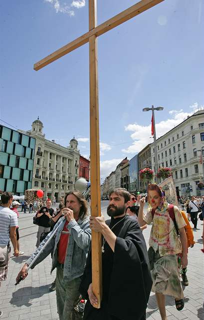 Brnnsk knz Libor Halk protestoval proti prvodu gay s dvoumetrovm kem