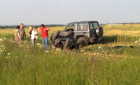 Chlapec nezvládl tký stroj, který patí jeho otci.