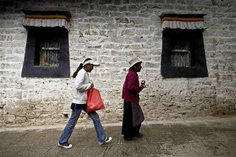 Protiínské nálady v Tibetu se zklidnily, ína otevela Tibet pro turisty.