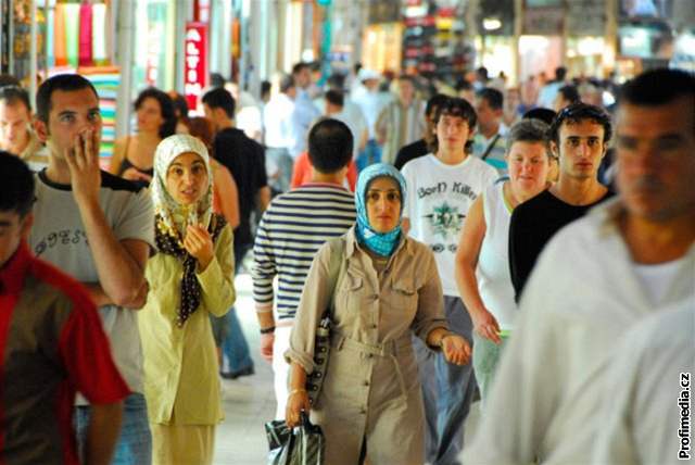 Kdy se rozhodnete jít v Turecku nakupovat, nesahejte na to, co si nechcete koupit, a neptejte se na cenu.