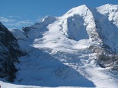 pohled na Piz Bernina (4 049 m.n.m.), výcarsko