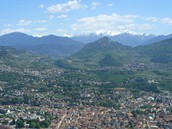 Pohled na msto Trento, Itálie - poízeno z lanovky