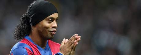 Ronaldinho a Barcelona? Od nové sezony u bude Brazilec nastupovat za jiný tým.