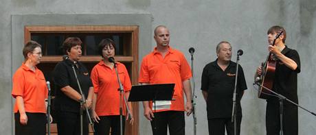 Folkov festival Zahrada zaal zahvacm koncertem na ternberskm ndvo kltera - Vocallica